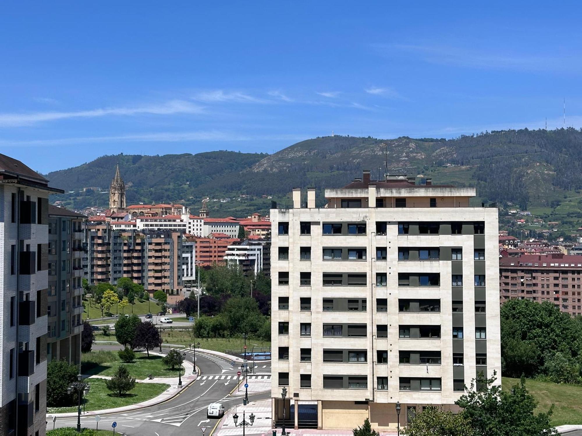 Acogedor Apartamento Con Vistas A La Catedral Y Parking Oviedo Ngoại thất bức ảnh